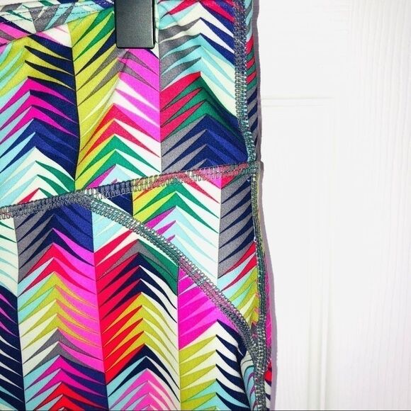 Fabletics Lima high intensity Multi Color Capri crop leggings Medium - Picture 7 of 10